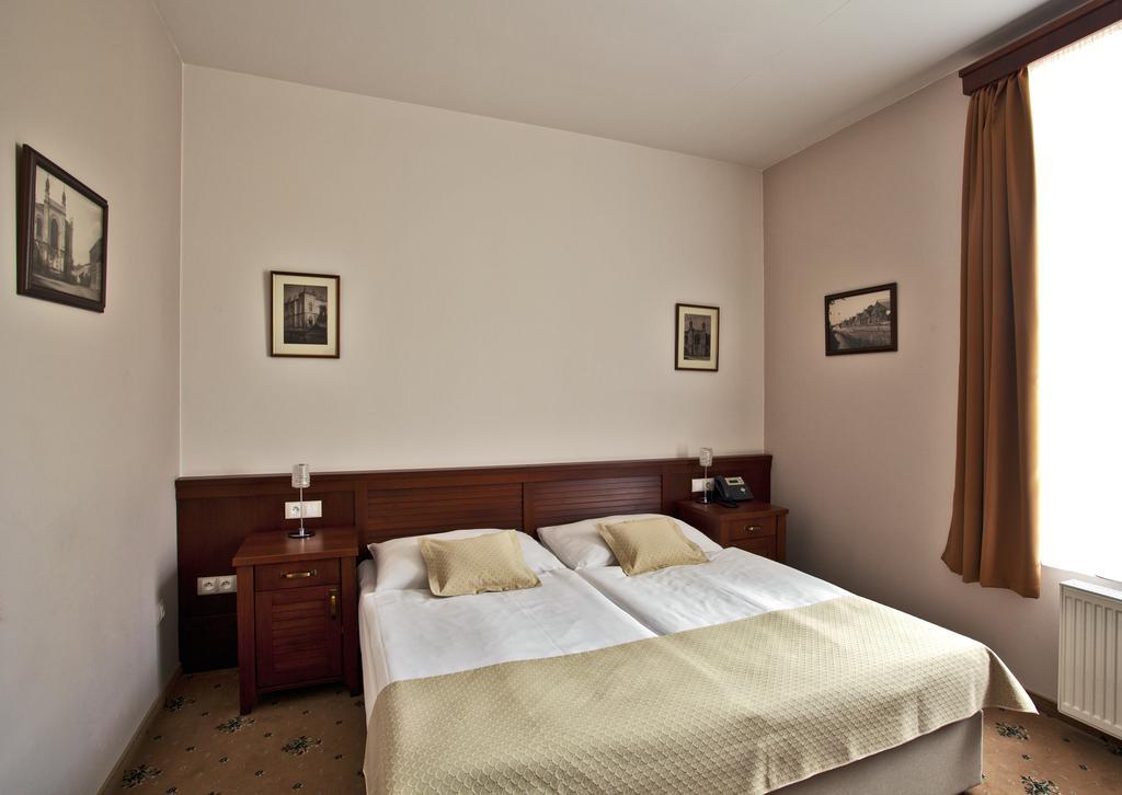 Hotel Tacl Holešov Zewnętrze zdjęcie
