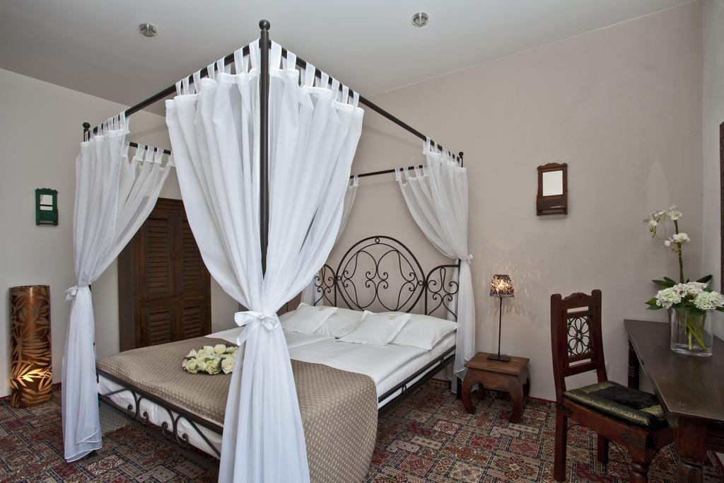 Hotel Tacl Holešov Zewnętrze zdjęcie