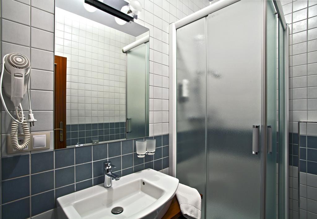 Hotel Tacl Holešov Zewnętrze zdjęcie
